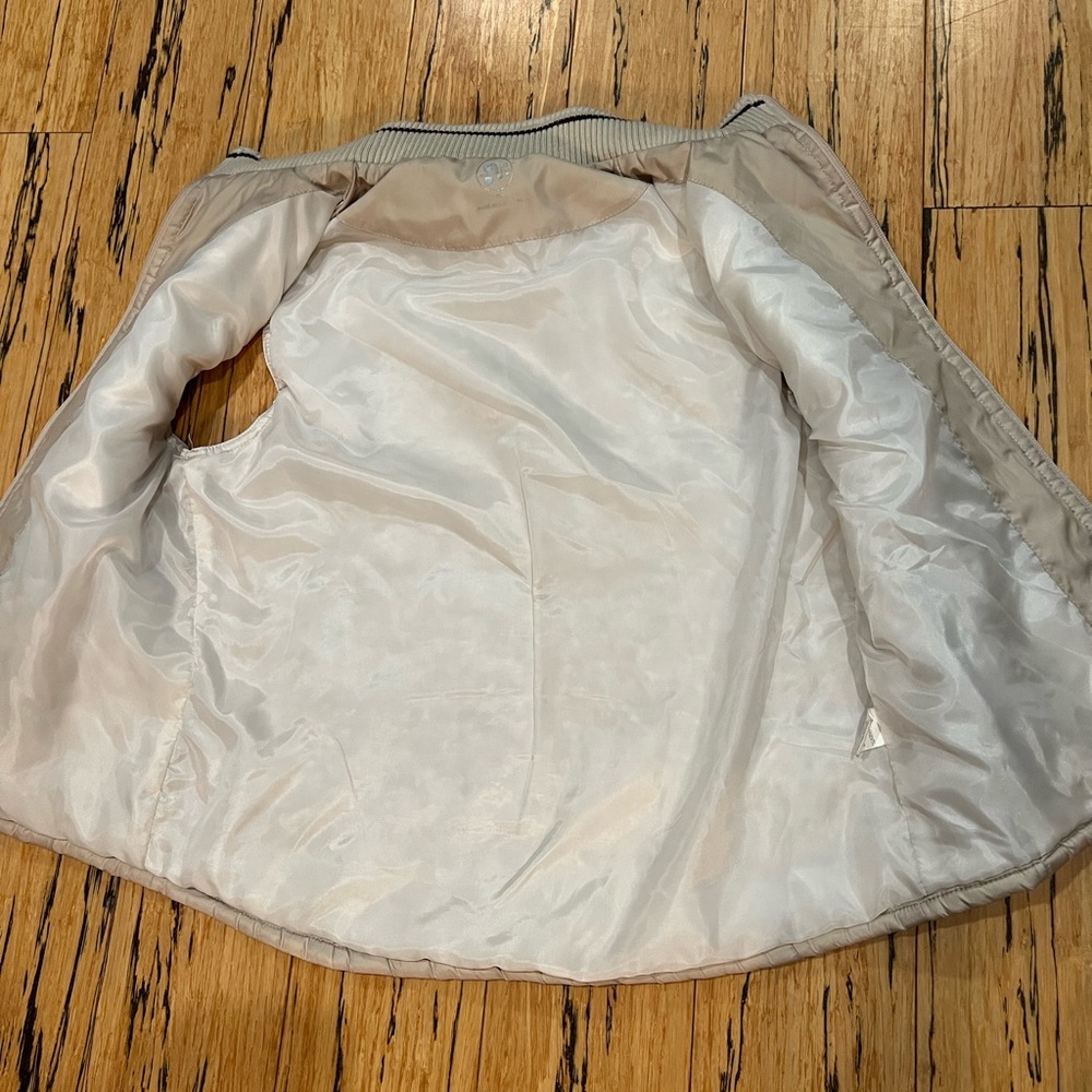 Merrel Vest - Picture 8 of 9